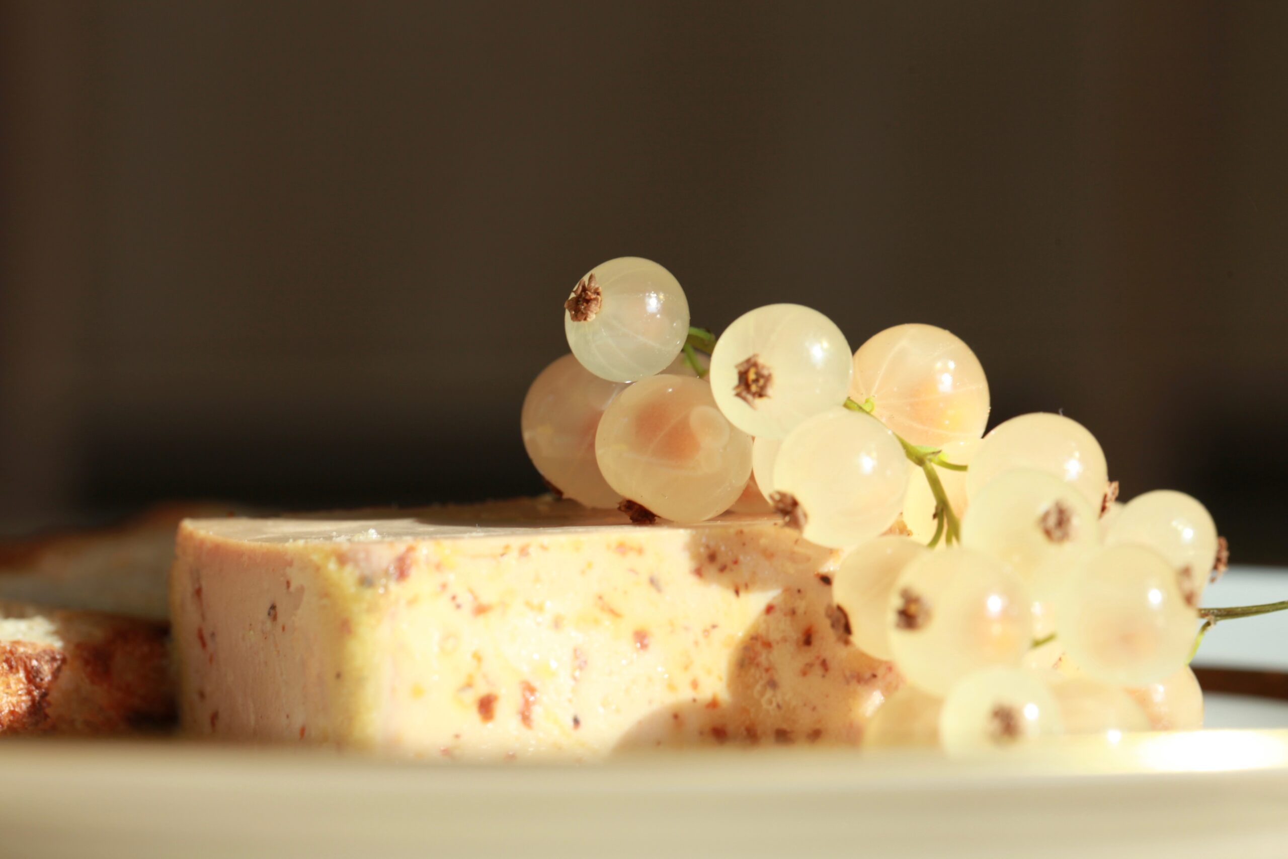 Tranche de foie gras de canard entier mi-cuit.